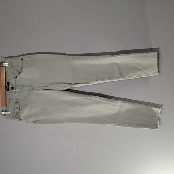 Nine West light green Gramercy skinny ankle fray-hem frayed hem raw hem - Picture 1 of 16
